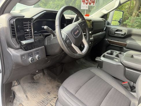 Used 2024 GMC Sierra 3500 SLE w/ SLE Convenience Package AWD/4WD image 11