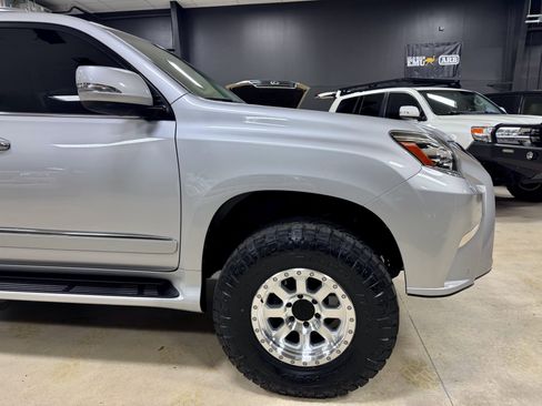 Used 2014 Lexus GX 460 w/ Premium Package image 17