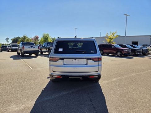 New 2025 Jeep Wagoneer Series II image 7