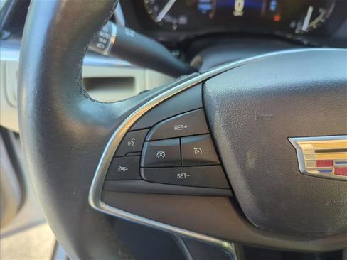 Used 2018 Cadillac XT5 FWD image 12