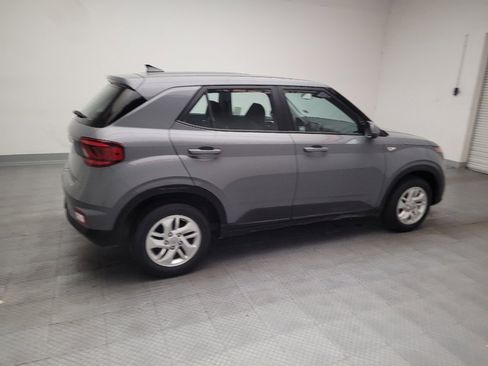 Used 2021 Hyundai Venue SE FWD image 10