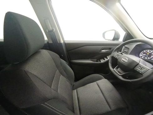Used 2025 Nissan Rogue SV AWD/4WD image 27