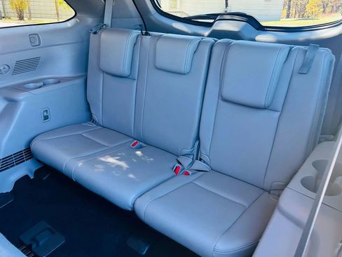 Used 2018 Toyota Highlander XLE image 23