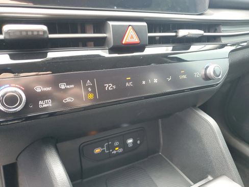 New 2026 Kia Sportage SX FWD image 17