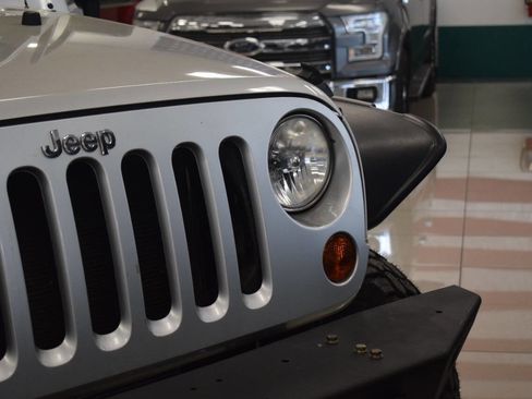 Used 2011 Jeep Wrangler Rubicon w/ Trailer Tow Group image 7