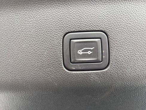 Used 2024 Chevrolet Tahoe Premier AWD/4WD image 35