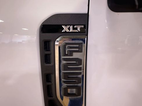 Used 2024 Ford F250 XLT w/ FX4 Off-Road Package image 11