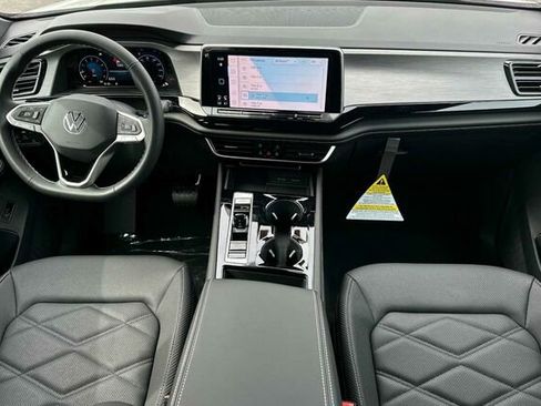 New 2024 Volkswagen Atlas Cross Sport SE FWD image 13