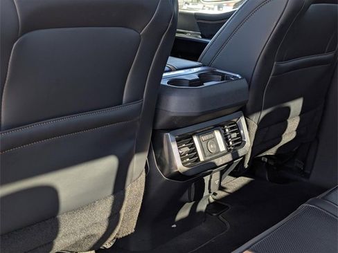 Certified 2024 Ford F250 Platinum image 31