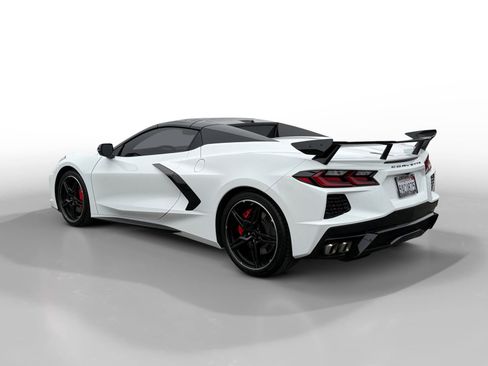 Used 2022 Chevrolet Corvette Stingray w/ Z51 Performance Package image 3