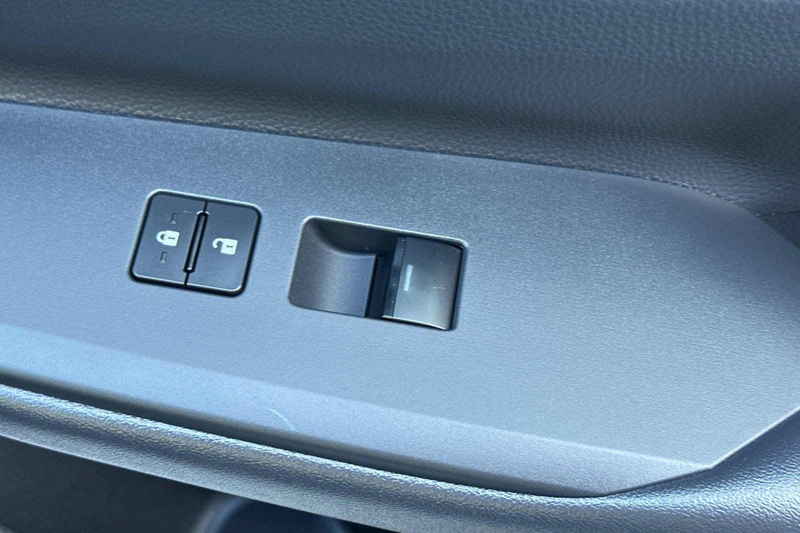 Certified 2026 Toyota Prius Plug-In Hybrid FWD image 23