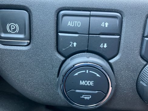 Used 2023 Chevrolet Silverado 1500 RST AWD/4WD image 15