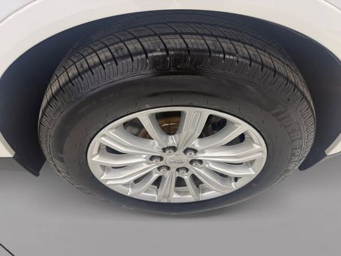 Used 2018 Cadillac XT5 AWD image 8