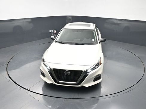 Used 2019 Nissan Altima 2.5 SR w/ SR Premium Package FWD image 18