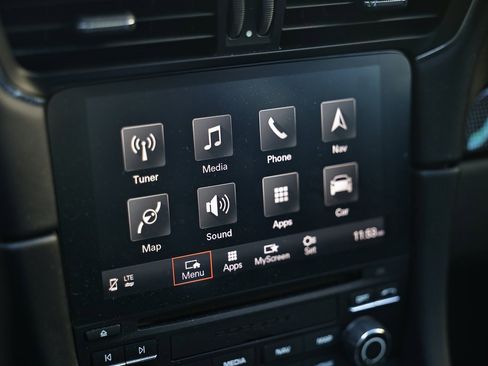 Certified 2019 Porsche 911 Carrera 4S image 32