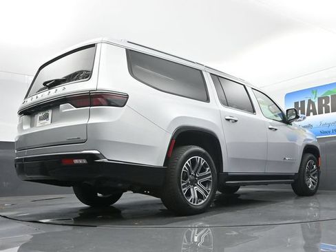 Used 2024 Jeep Wagoneer L Series II w/ Flexible Seating Group RWD image 23