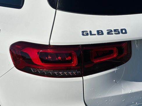 Certified 2023 Mercedes-Benz GLB 250 White image 12