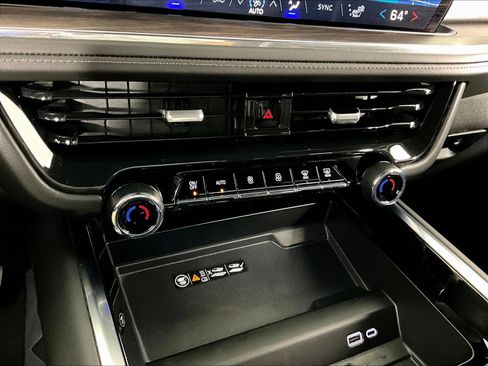 Used 2025 Chevrolet Tahoe LT RWD image 15