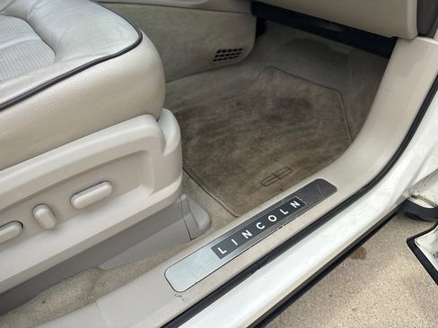 Used 2012 Lincoln MKX AWD image 17