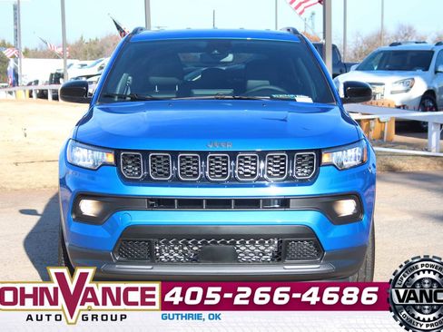 Used 2025 Jeep Compass Latitude w/ Altitude Special Edition image 2