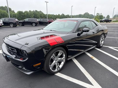 Used 2009 Dodge Challenger R/T RWD image 4