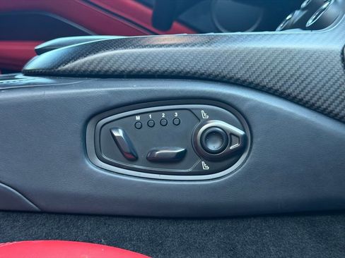 Used 2022 Aston Martin V8 Vantage Coupe RWD image 38