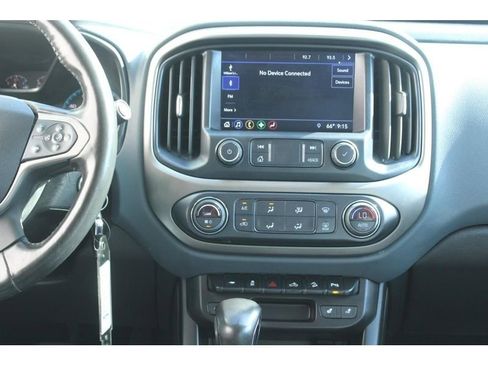 Used 2022 Chevrolet Colorado Z71 w/ Z71 Midnight Edition AWD/4WD image 17