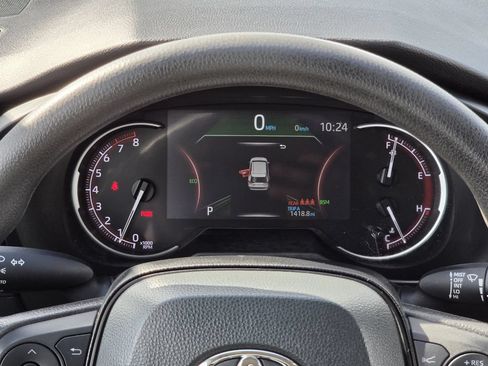 Used 2025 Toyota RAV4 XLE FWD image 16