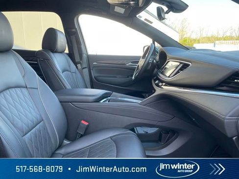 Used 2022 Buick Enclave Avenir w/ Avenir Technology Package AWD/4WD image 14