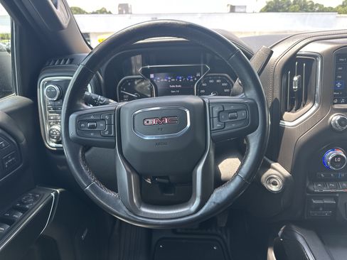 Used 2021 GMC Sierra 1500 AT4 w/ AT4 Value Package AWD/4WD image 17
