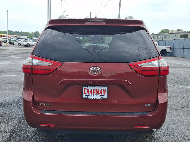 Used 2019 Toyota Sienna LE FWD image 5
