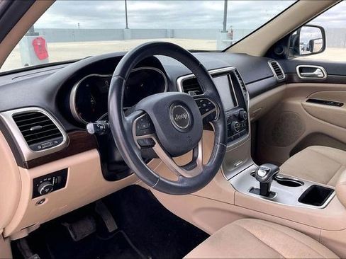 Used 2014 Jeep Grand Cherokee Laredo w/ 18" Wheel & 8.4" Radio Group image 7