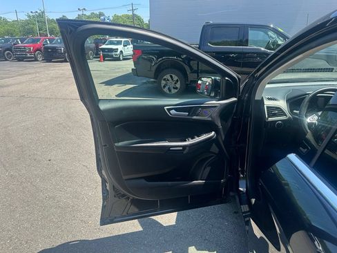 Used 2024 Ford Edge SEL AWD/4WD image 12