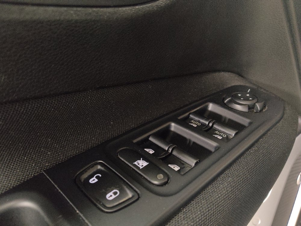 Used 2018 Jeep Renegade Latitude w/ Popular Equipment Group FWD image 27