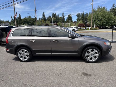 Used 2011 Volvo XC70 T6 AWD/4WD image 13