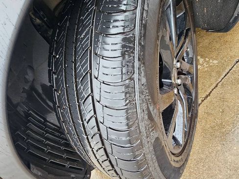 Used 2017 Land Rover Discovery HSE AWD/4WD image 20