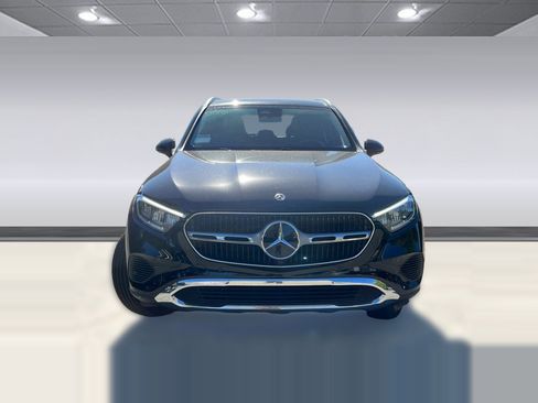 Used 2025 Mercedes-Benz GLC 350e 4MATIC image 4