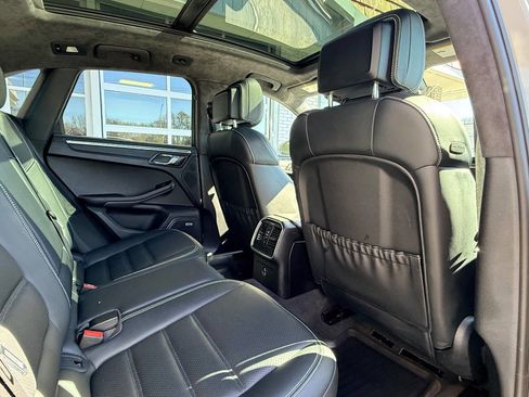 Used 2020 Porsche Macan Turbo image 42