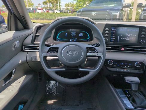 Used 2026 Hyundai Elantra Hybrid FWD image 15