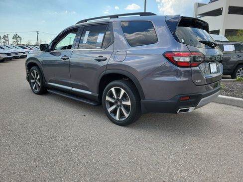 Certified 2024 Honda Pilot Elite image 4