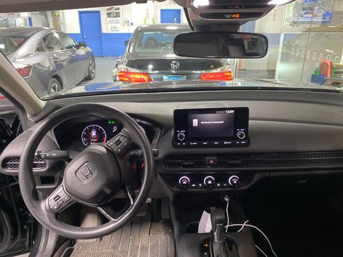 Used 2023 Honda HR-V LX image 14