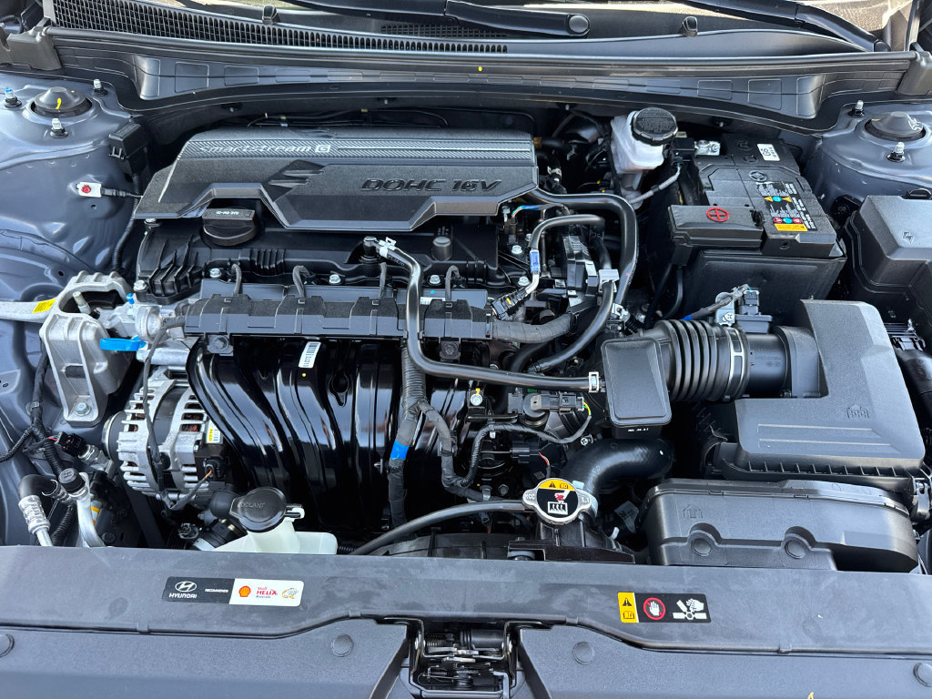 Used 2025 Hyundai Elantra SEL FWD image 8