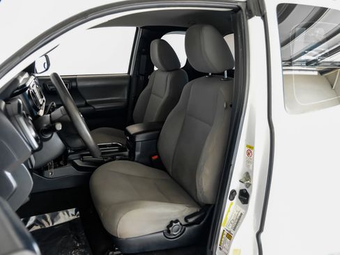 Used 2018 Toyota Tacoma SR image 23