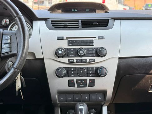 Used 2010 Ford Focus SEL FWD image 18