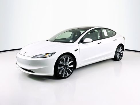 Used 2025 Tesla Model 3 RWD image 3
