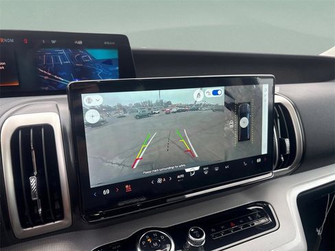 New 2025 Ford Expedition Active image 23