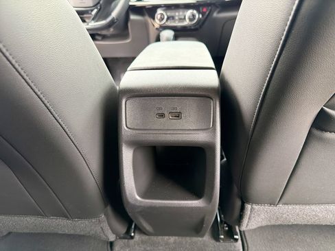 Used 2025 Chevrolet Trax RS w/ Driver Confidence Package FWD image 18