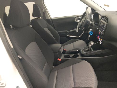 Used 2025 Kia Soul LX image 21