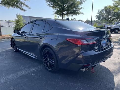 Used 2025 Toyota Camry SE w/ Convenience Package FWD image 4