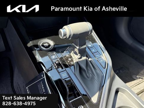 New 2025 Kia Niro SX image 26